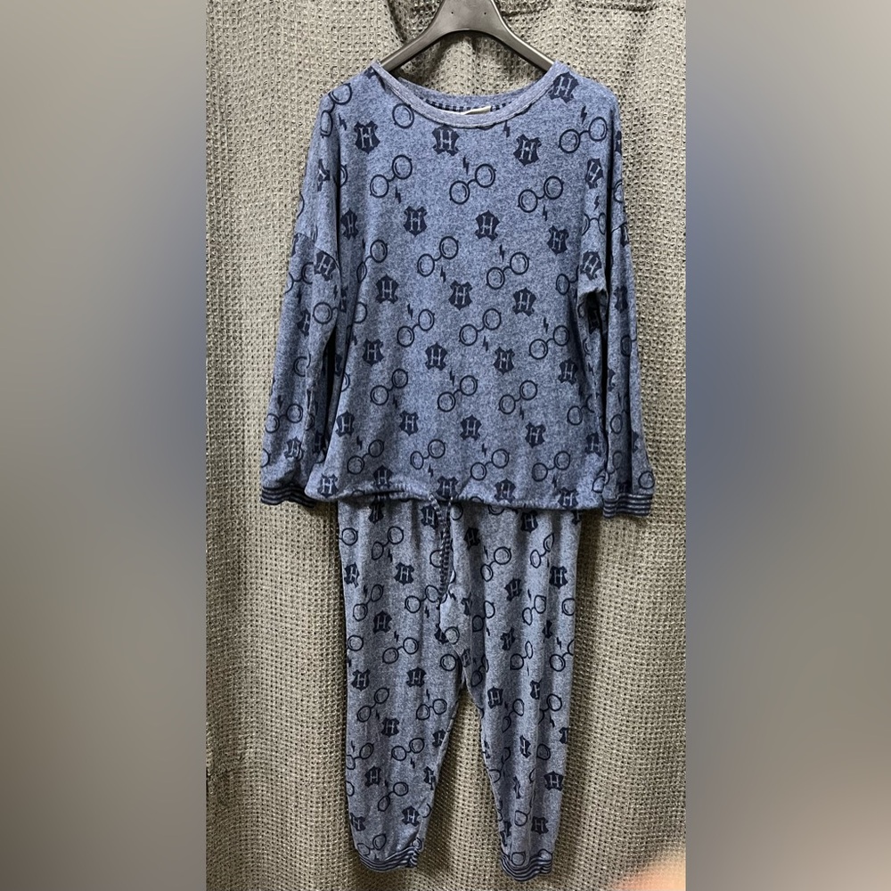 Official Disney Wizarding World of Harry
Potter Embossed Pajama Set XL